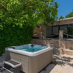 Вилла Beautiful Mia With Pool In Макарска