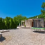 Beautiful Mia With Pool In Вилла