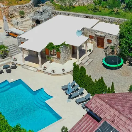 Villa Beautiful Mia With Pool In Makarska