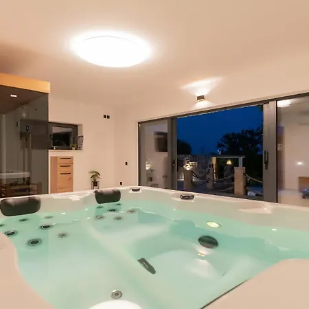 Beautiful Mia With Pool In * Makarska